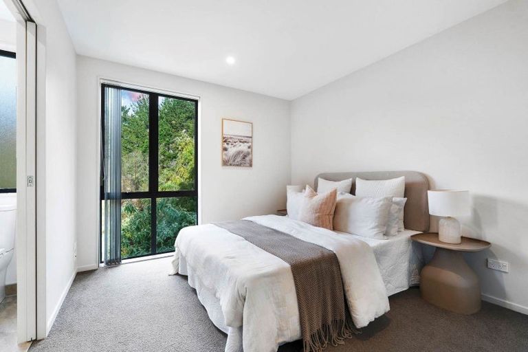 Photo of property in 60d Seymour Road, Sunnyvale, Auckland, 0612