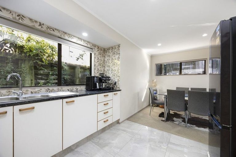 Photo of property in 2/27 Rata Street, New Lynn, Auckland, 0600