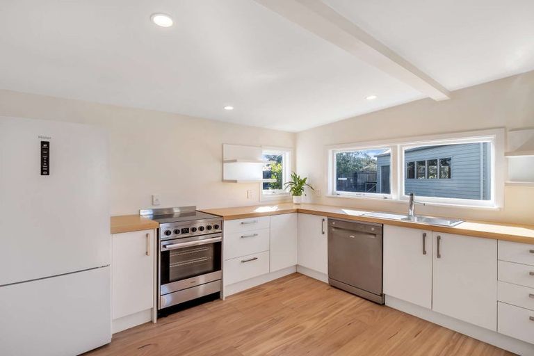 Photo of property in 54 Marriotts Road, North New Brighton, Christchurch, 8083