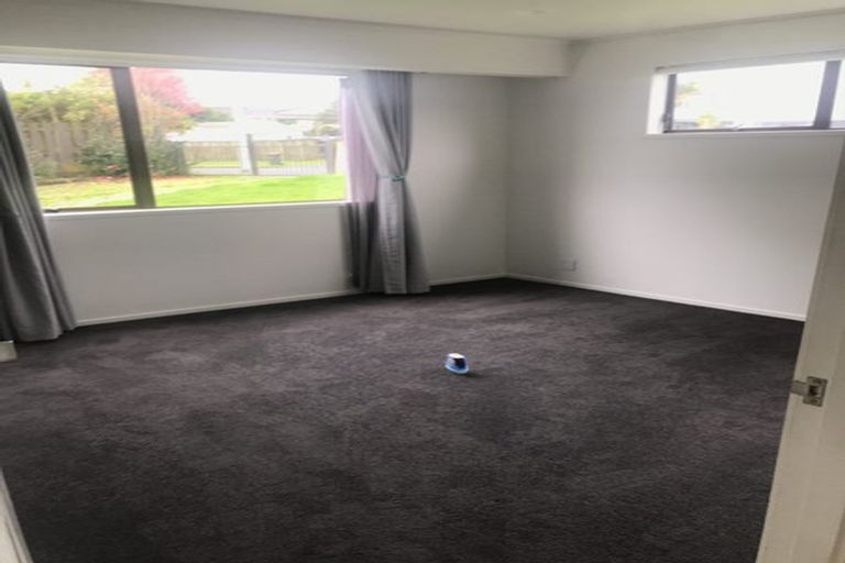 Photo of property in 65 Marendellas Drive, Bucklands Beach, Auckland, 2014