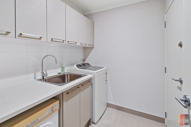 Photo of property in 242 Harbourside Drive, Karaka, Papakura, 2113