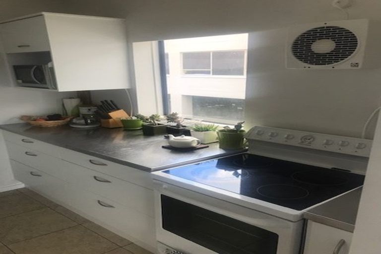 Photo of property in Hobson Court Flats, 15/70u Hobson Street, Thorndon, Wellington, 6011