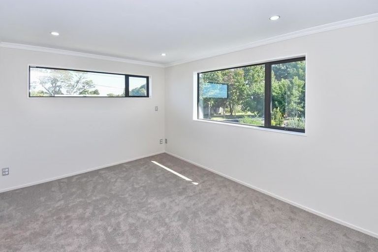 Photo of property in 7b Waiari Road, Conifer Grove, Takanini, 2112