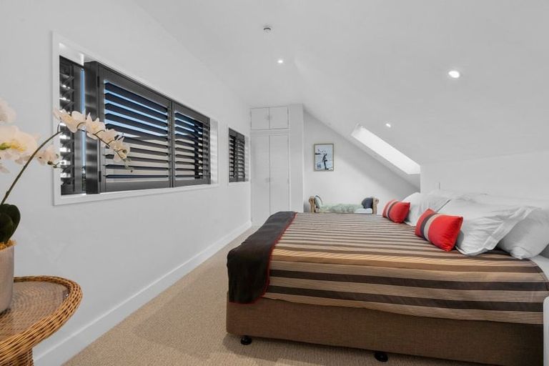 Photo of property in 14b Alfred Street, Northcote Point, Auckland, 0627