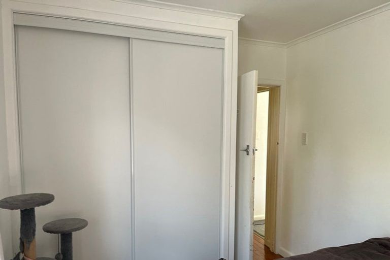 Photo of property in 1/72 Nikau Street, New Lynn, Auckland, 0600