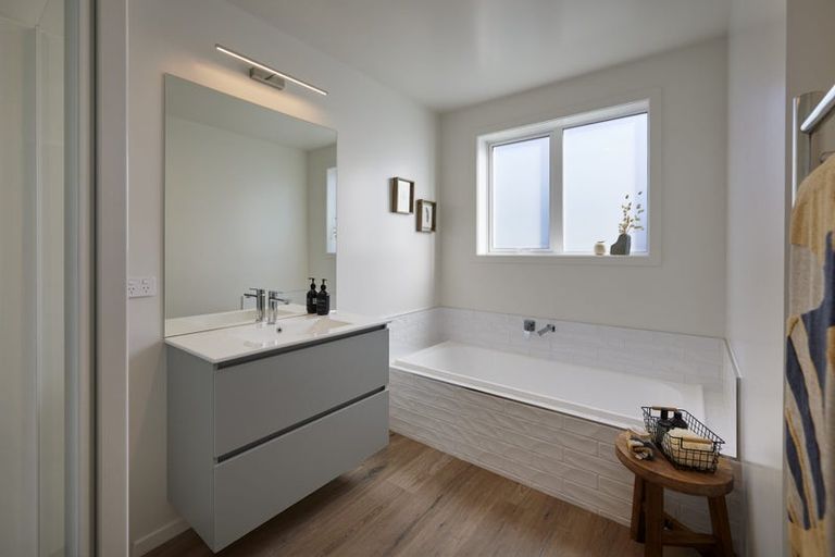 Photo of property in 39 Mcindoe Road, Kumeu, 0810