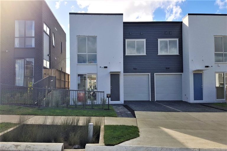 Photo of property in 64 Manutewhau Road, Massey, Auckland, 0614