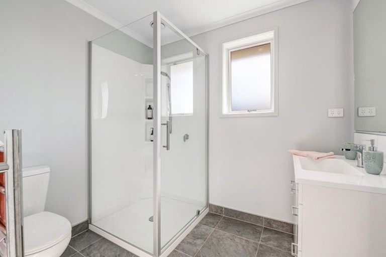 Photo of property in 24 Minerva Avenue, Helensville, 0800
