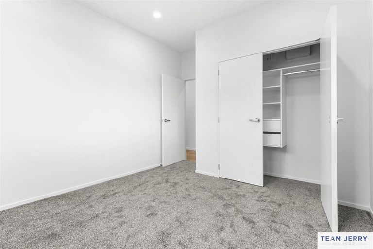 Photo of property in 43 Tributary Parade, Karaka, 2113