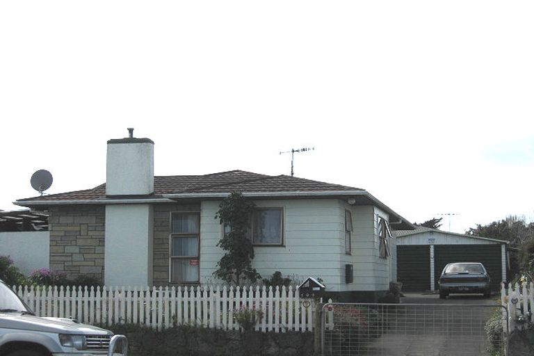 Photo of property in 102 Hinau Street, Castlecliff, Whanganui, 4501