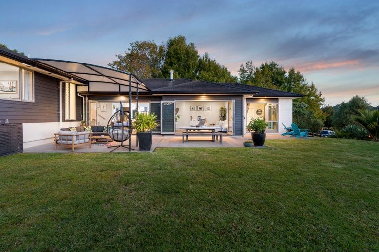 Photo of property in 1154a East Coast Road, Redvale, Auckland, 0794
