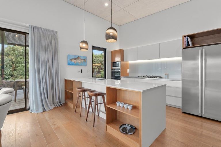 Photo of property in 1 Kirimoko Crescent, Wanaka, 9305