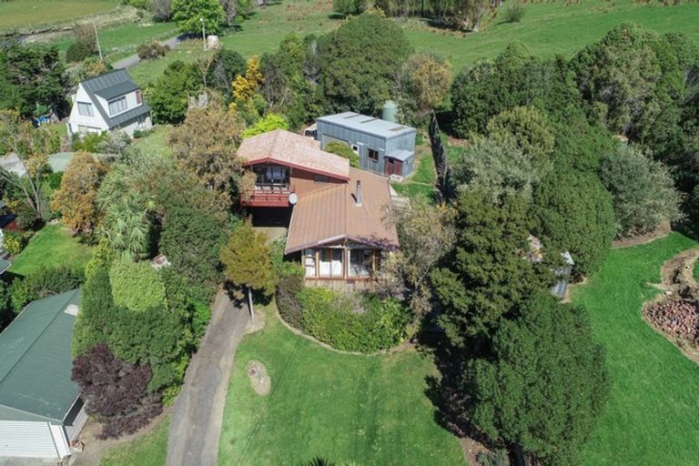 Photo of property in 1 Holmes Bay Road, Pigeon Bay, 7583