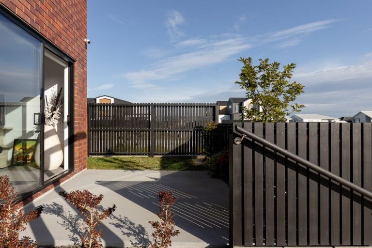 Photo of property in 20 Atutahi Lane, Papamoa, 3118