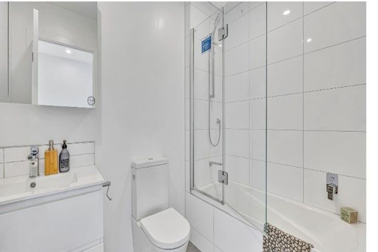 Photo of property in 45 Ngae Place, Mangere East, Auckland, 2024