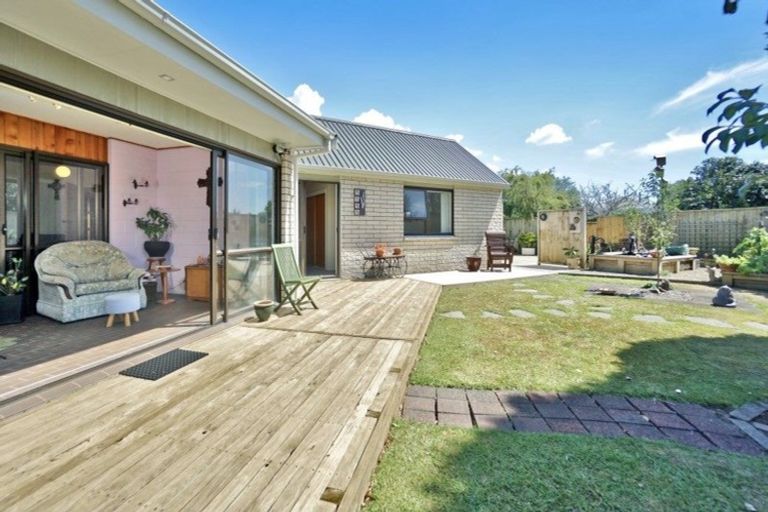 Photo of property in 2 Randell Place, Te Puke, 3119