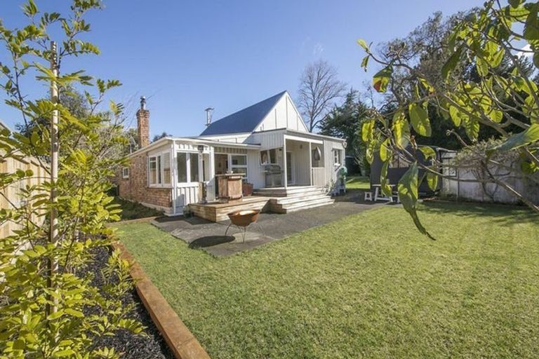 Photo of property in 72 Matua Road, Huapai, Kumeu, 0810