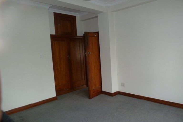 Photo of property in Elms Court Flats, 4/367 The Terrace, Te Aro, Wellington, 6011