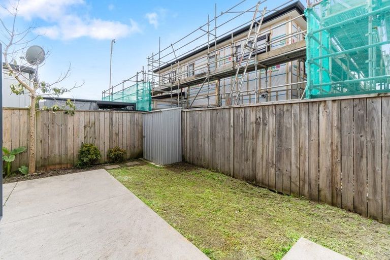 Photo of property in 28 Lili Chen Way, Mangere Bridge, Auckland, 2022