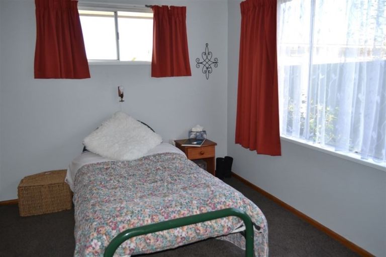 Photo of property in 6b Mcalpine Place, Rangiora, 7400