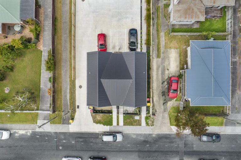 Photo of property in 1/9 Marlene Avenue, Te Atatu South, Auckland, 0610