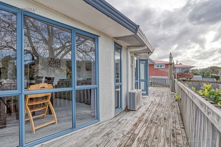 Photo of property in 1/19 Lowtherhurst Road, Massey, Auckland, 0614