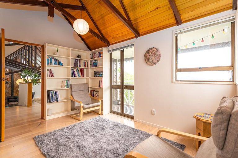 Photo of property in 2 Roland Lane, Mount Pleasant, Christchurch, 8081
