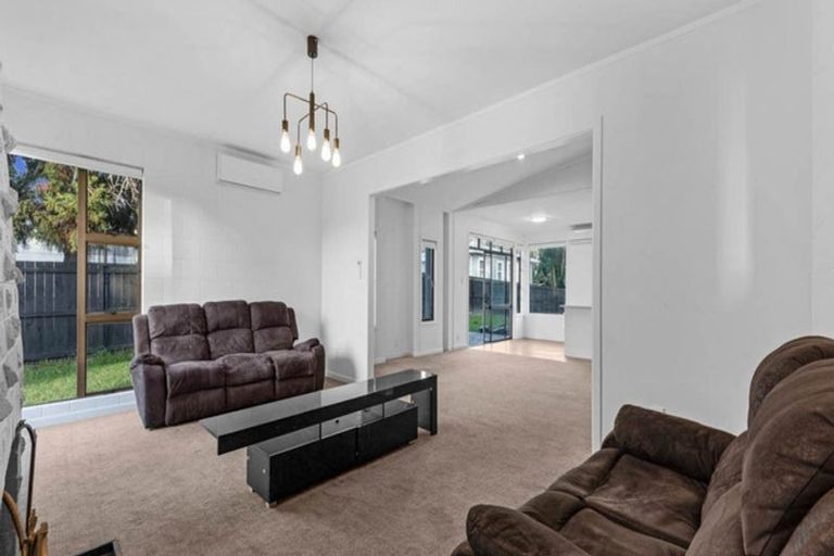 Photo of property in 192 Henderson Valley Road, Henderson, Auckland, 0612