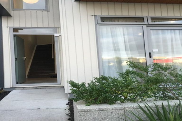 Photo of property in 18 Teal Way, Hobsonville, Auckland, 0616