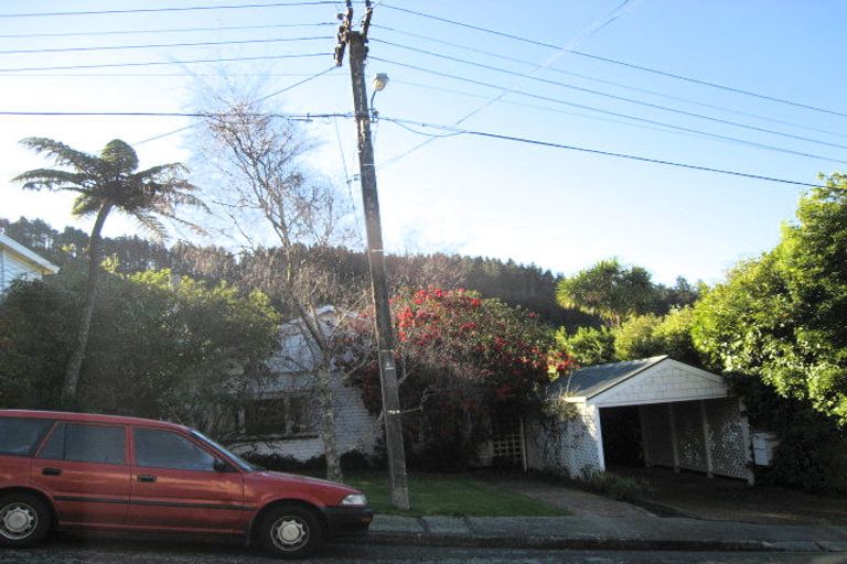 Photo of property in 19 Waikare Street, Karori, Wellington, 6012