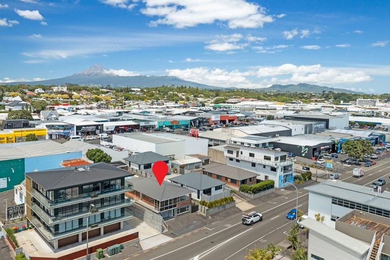 Photo of property in 148 Molesworth Street, New Plymouth, 4312