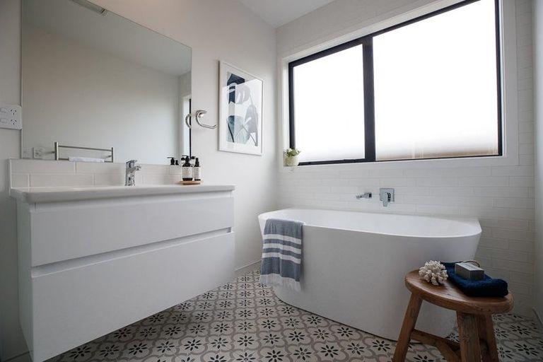 Photo of property in 180 Owhiwa Road, Parua Bay, Onerahi, 0192