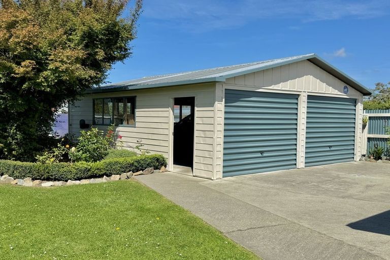 Photo of property in 25 Rhodes Street, Waimate, 7924