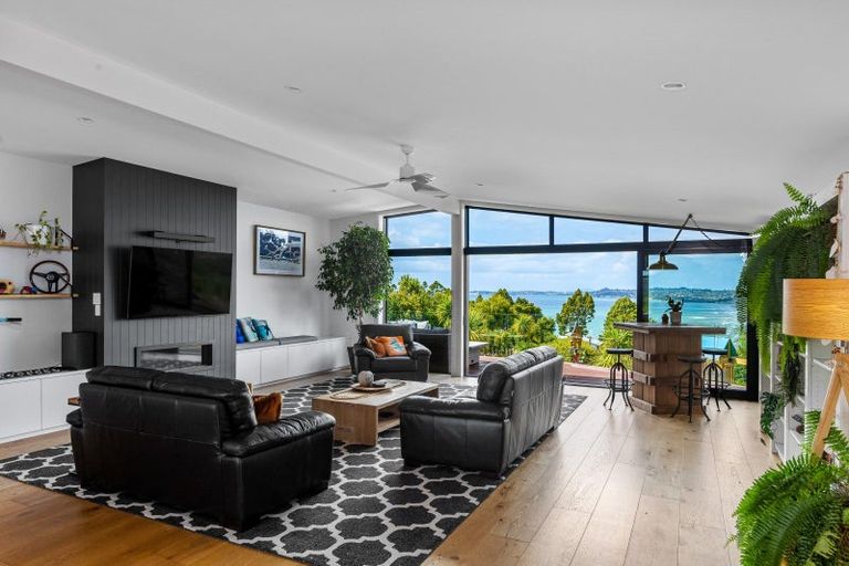 Photo of property in 10 Hillcrest Road, Hatfields Beach, Orewa, 0931