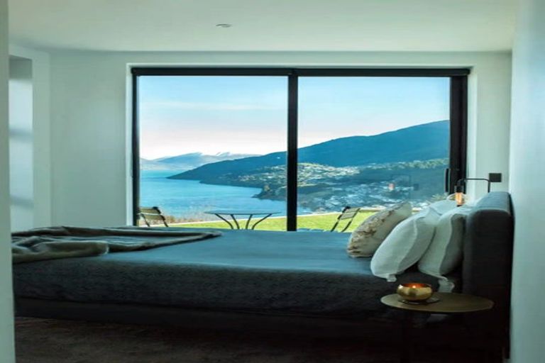 Photo of property in 29 Vancouver Drive, Queenstown, 9300