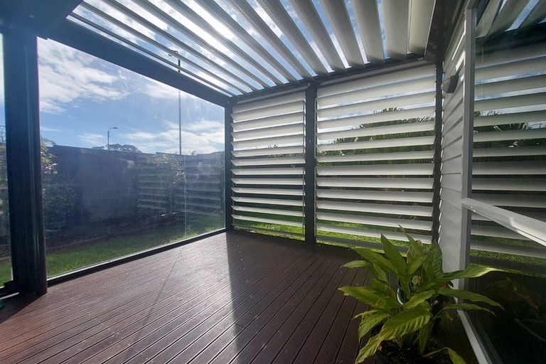 Photo of property in 21 Hornbill Drive, Fairview Heights, Auckland, 0632