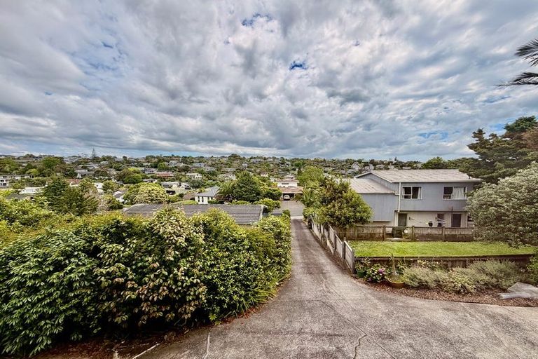 Photo of property in 2/48 Mayfair Crescent, Mairangi Bay, Auckland, 0630
