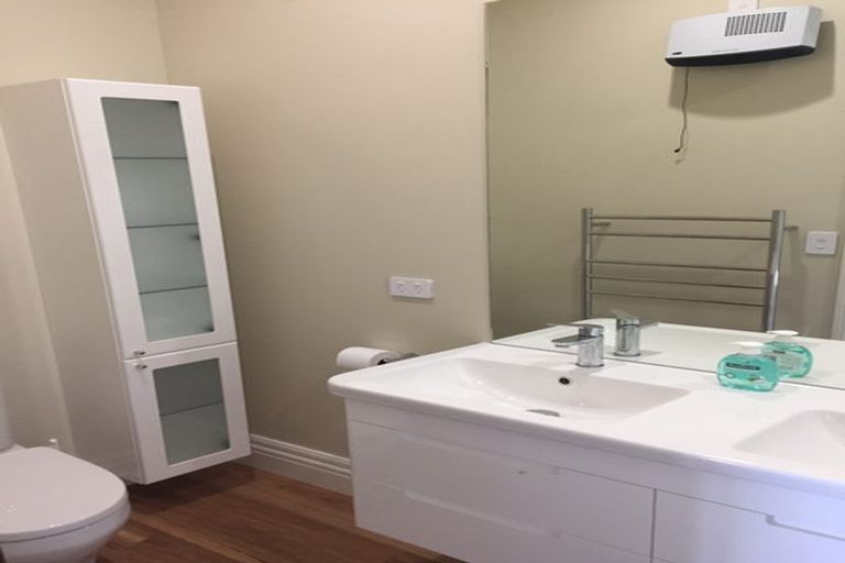 Photo of property in 40 Roxburgh Street, Mount Victoria, Wellington, 6011