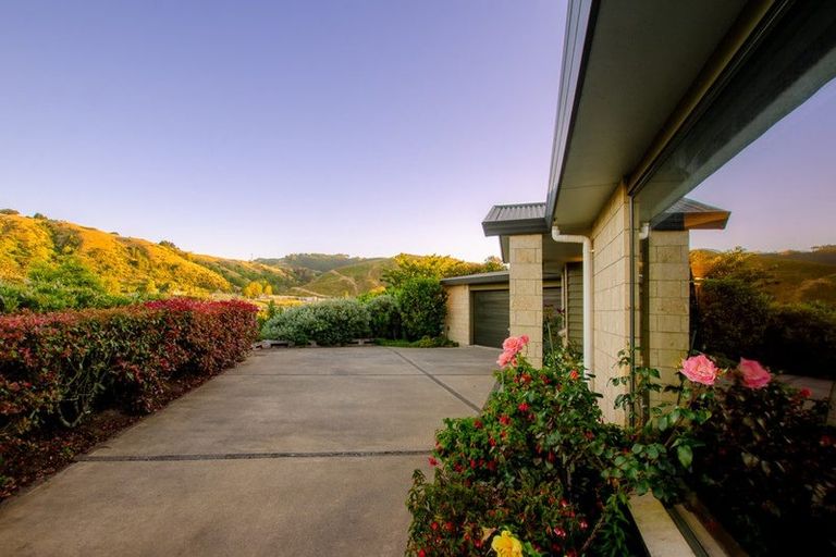 Photo of property in 10 Lambert Way, Paraparaumu, 5032