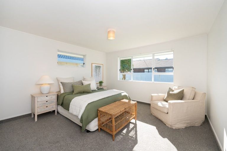 Photo of property in 2/432 Gloucester Street, Taradale, Napier, 4112