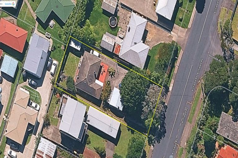 Photo of property in 108 Archibald Road, Kelston, Auckland, 0602