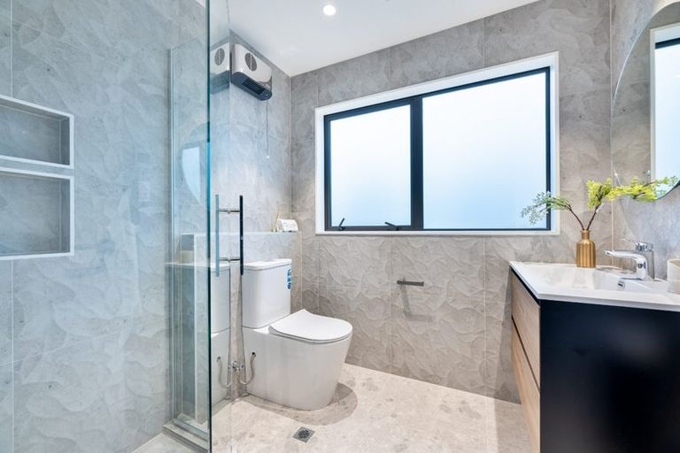 Photo of property in 81b Matipo Road, Mairangi Bay, Auckland, 0630