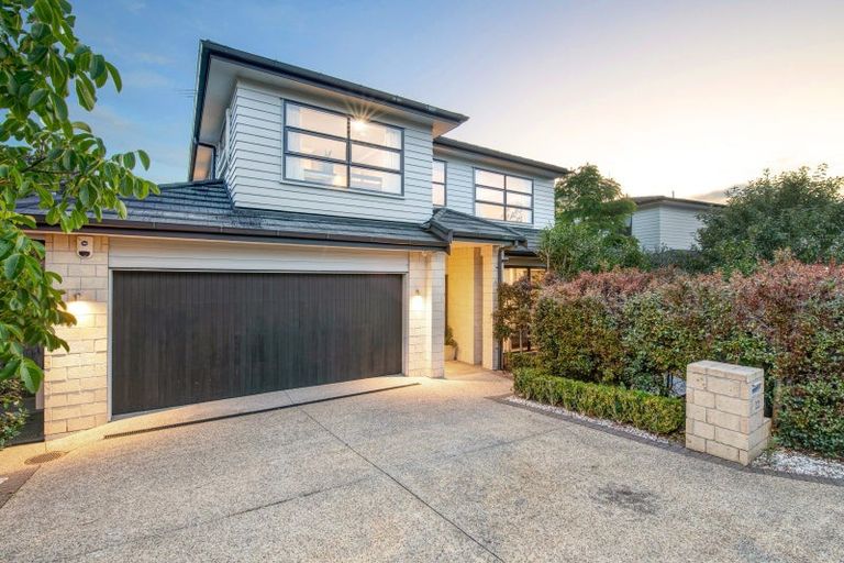 Photo of property in 22 Bur Oak Terrace, Schnapper Rock, Auckland, 0632