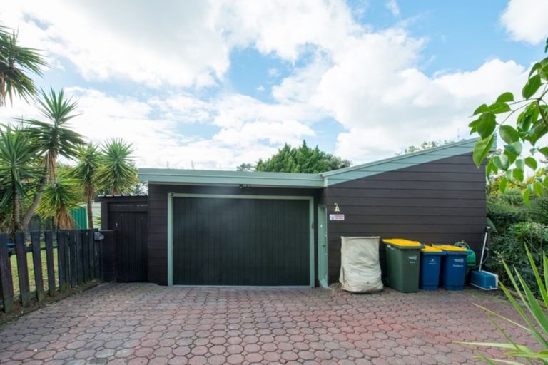 Photo of property in 8 Hartley Terrace, Massey, Auckland, 0614