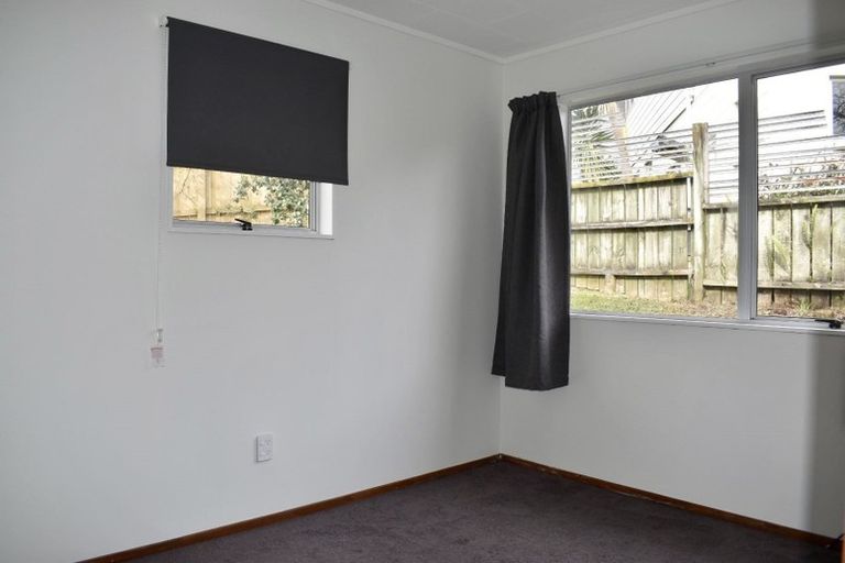 Photo of property in 3 Garton Drive, Massey, Auckland, 0614