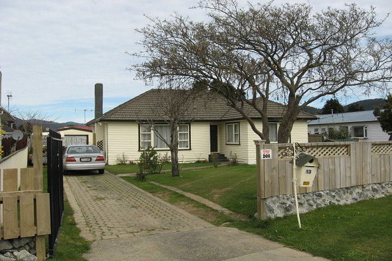 Photo of property in 13 Hunt Street, Wainuiomata, Lower Hutt, 5014