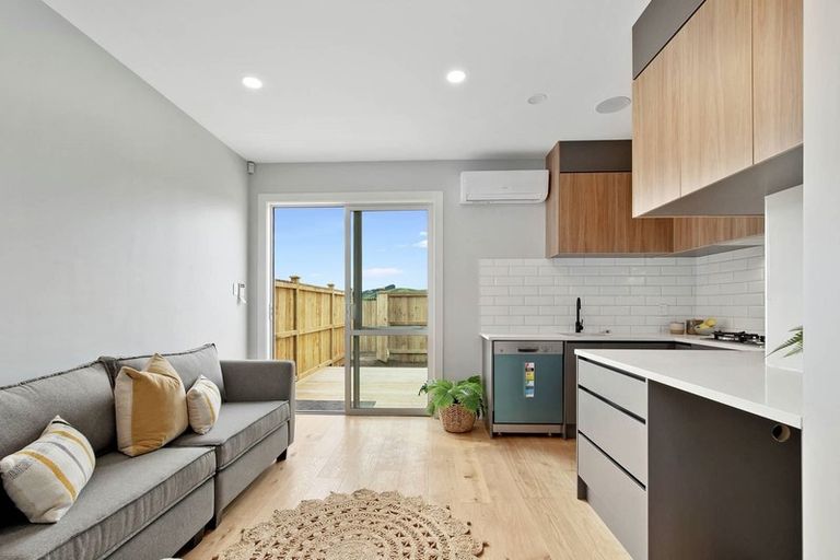 Photo of property in 17 Minerva Avenue, Helensville, 0800