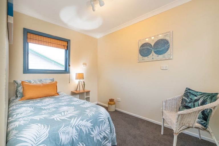 Photo of property in 108 Wellington Road, Paekakariki, 5034