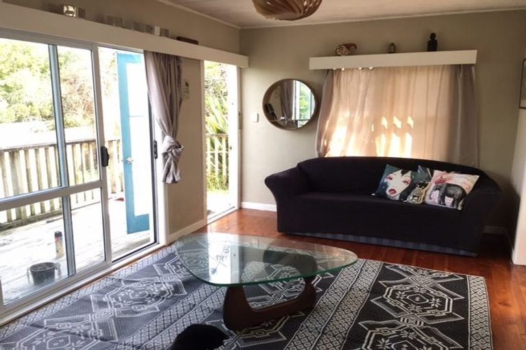 Photo of property in 16 Nandana Drive, Glen Eden, Auckland, 0602