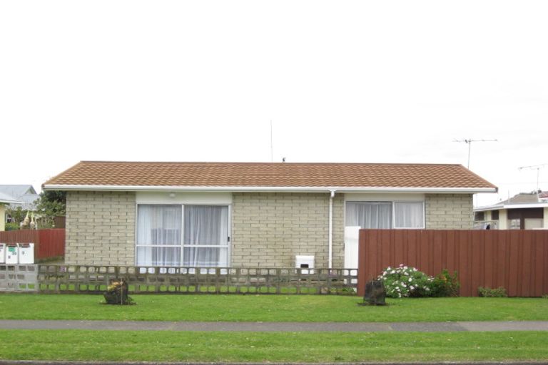 Photo of property in 2/39 Record Street, Fitzroy, New Plymouth, 4312